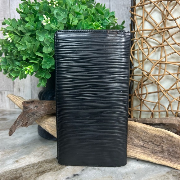 LOUIS VUITTON - Epi Brazza - Picture 2 of 15